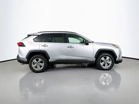 Certified 2025 Toyota RAV4 LE AWD/4WD image 8