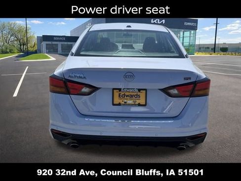 Used 2023 Nissan Altima 2.5 SR FWD image 10