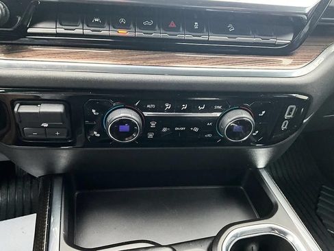 Used 2024 Chevrolet Silverado 1500 LT Trail Boss w/ Convenience Package II AWD/4WD image 27