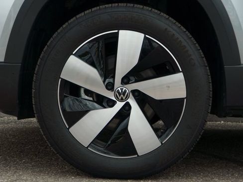 Used 2025 Volkswagen Taos S AWD/4WD image 12