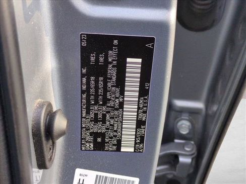 Used 2023 Toyota Highlander XLE image 25