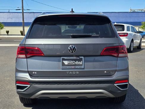 Used 2023 Volkswagen Taos SE AWD/4WD image 7