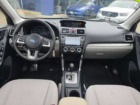 Used 2017 Subaru Forester 2.5i Premium AWD/4WD image 17