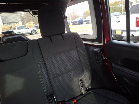 Used 2021 Jeep Wrangler Unlimited Sport image 20