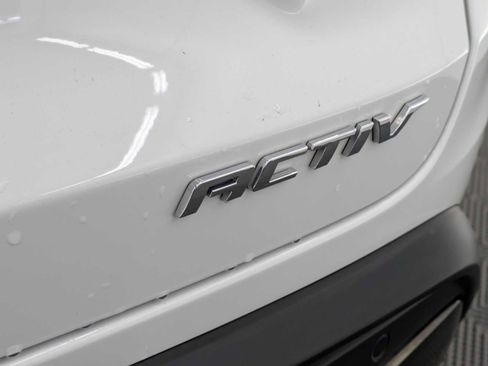 Used 2025 Chevrolet Trax ACTIV w/ Sunroof Package image 13