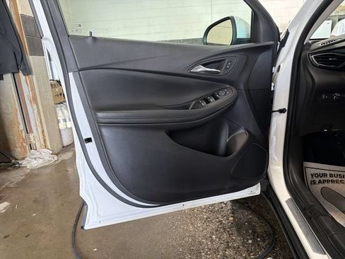 Certified 2022 Buick Encore GX Preferred w/ Cold Weather Comfort Package FWD image 13