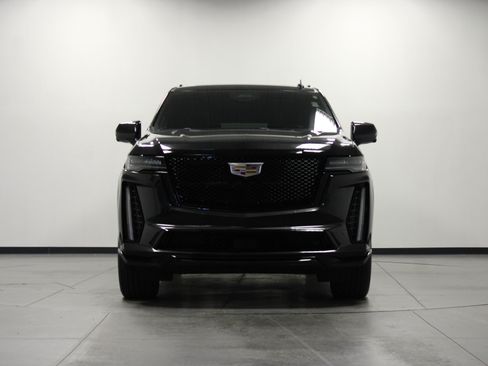 Used 2024 Cadillac Escalade ESV V w/ Heavy-Duty Trailer Package AWD/4WD image 9