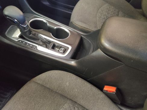 Used 2022 Chevrolet Equinox LT FWD image 26