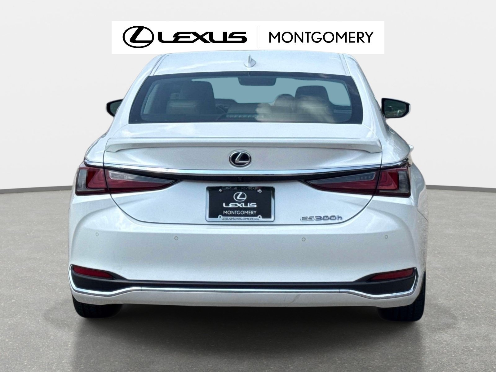 Used 2024 Lexus ES 300h Ultra Luxury w/ Accessory Package (Z2) FWD image 5