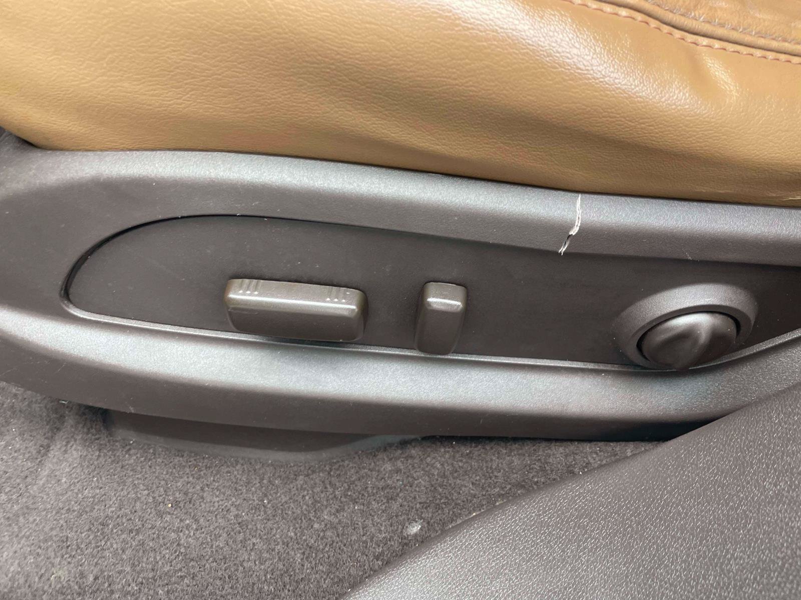 Used 2017 Buick Enclave Leather FWD image 12