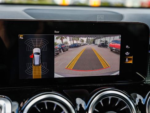 Used 2023 Mercedes-Benz EQB 350 4MATIC SUV image 24