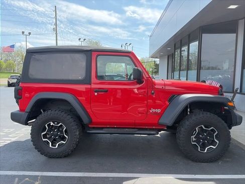 Used 2018 Jeep Wrangler Sport AWD/4WD image 2
