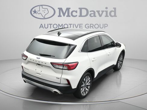 Used 2020 Ford Escape Titanium w/ Titanium Premium Package 2.0 FWD image 38