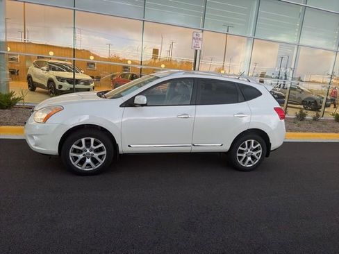 Used 2013 Nissan Rogue SL AWD/4WD image 2