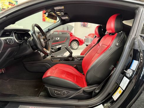 Used 2019 Ford Mustang GT Premium w/ Performance Package - Level 2 RWD image 11