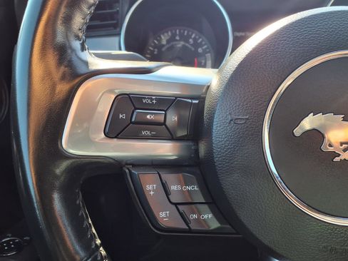 Used 2023 Ford Mustang Premium image 5