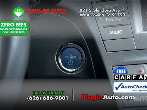 Used 2015 Toyota Prius Two w/ Preferred Accessory Package FWD image 17