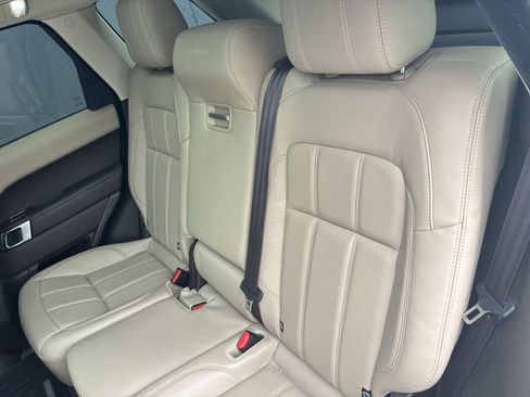 Used 2019 Land Rover Range Rover Sport HSE AWD/4WD image 14