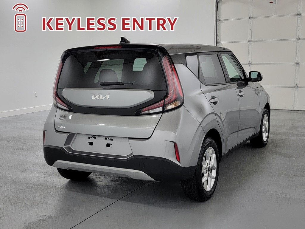 Used 2024 Kia Soul LX w/ Option Group 015 FWD image 8