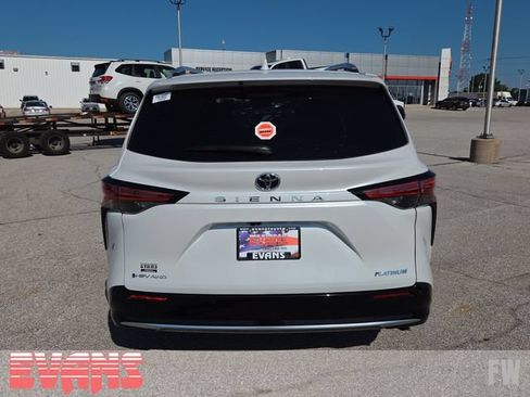 Certified 2026 Toyota Sienna Platinum AWD/4WD image 33