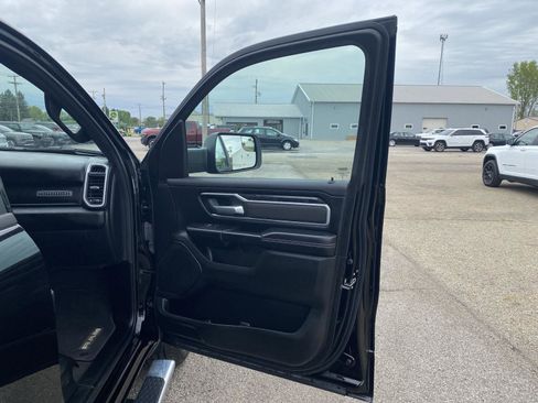 Used 2023 RAM 1500 Big Horn AWD/4WD image 37