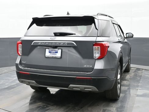 Used 2021 Ford Explorer XLT w/ Equipment Group 202A image 7