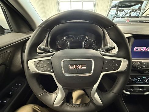 Used 2024 GMC Terrain SLT image 33