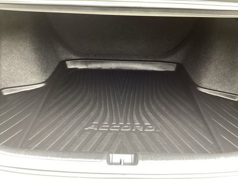 Used 2018 Honda Accord LX image 19