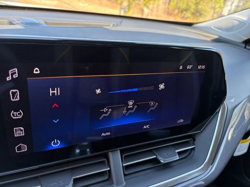 New 2026 Chevrolet Trax ACTIV w/ Sunroof Package image 29