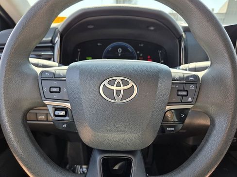 Used 2025 Toyota Camry LE FWD image 18