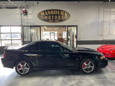 Used 2004 Ford Mustang Cobra RWD image 9