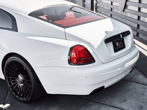 Used 2018 Rolls-Royce Wraith RWD image 12
