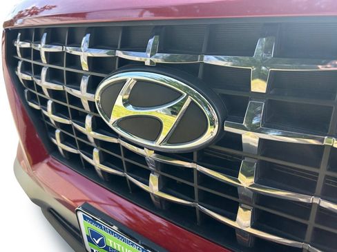 Used 2025 Hyundai Venue SEL FWD image 32