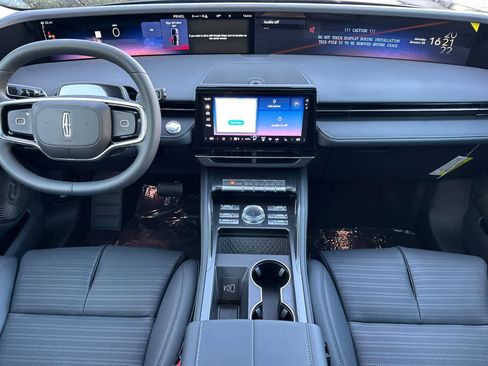 New 2026 Lincoln Nautilus Reserve image 3