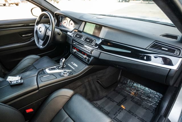 Used 2013 BMW M5 RWD image 26