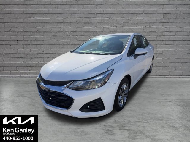 Used 2019 Chevrolet Cruze LT FWD image 1