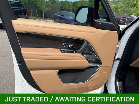 Used 2025 Land Rover Range Rover SE AWD/4WD image 25