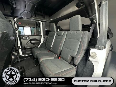 Used 2024 Jeep Wrangler Unlimited Rubicon w/ Convenience Group AWD/4WD image 25