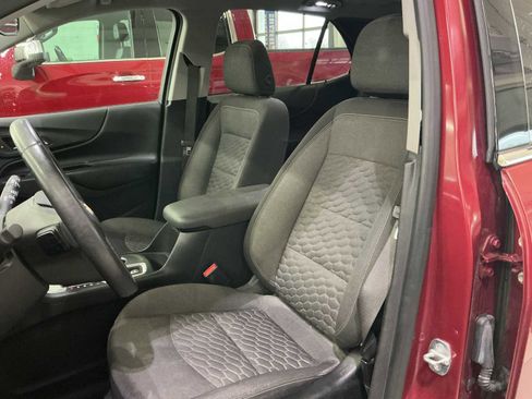 Used 2018 Chevrolet Equinox LT w/ Sun & Infotainment Package image 21