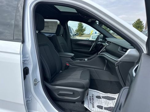 New 2026 Jeep Grand Cherokee Laredo X AWD/4WD image 26