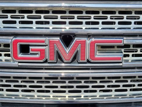 Used 2017 GMC Yukon SLE w/ SLE Value Package image 11