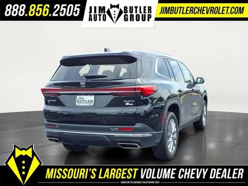 Used 2025 Buick Enclave Preferred AWD/4WD image 27