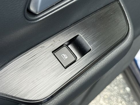 New 2026 Nissan Kicks SV w/ SV Premium Package image 31