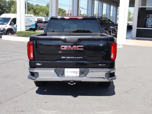 Used 2025 GMC Sierra 1500 SLT AWD/4WD image 9