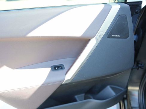 Used 2023 BMW iX xDrive50 w/ Premium Package image 9