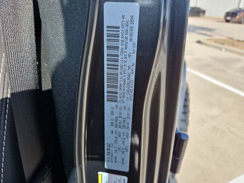 Used 2016 Jeep Wrangler Unlimited Sahara w/ Connectivity Group AWD/4WD image 22