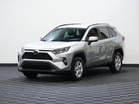 Used 2020 Toyota RAV4 XLE w/ XLE Grade Weather Package AWD/4WD image 3