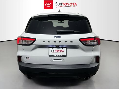 Used 2022 Ford Escape SE w/ SE Sport Appearance Package FWD image 5