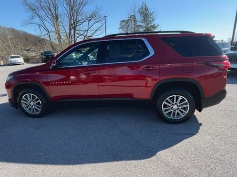 Used 2023 Chevrolet Traverse LT image 6