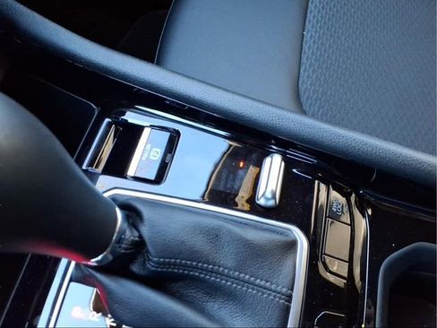 New 2026 Jeep Compass Latitude image 19